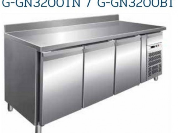 Banco refrigerato Forcar Gastronorm tre sportelli G-GN3200BT.